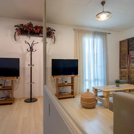 Modern In The Heart Of Heraklion (Crete)