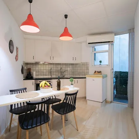 Modern In The Heart Of Apartment